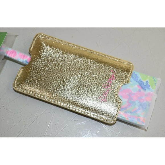 Lilly Pulitzer Accessories Nwt Lilly Pulitzer Passport Case With 2